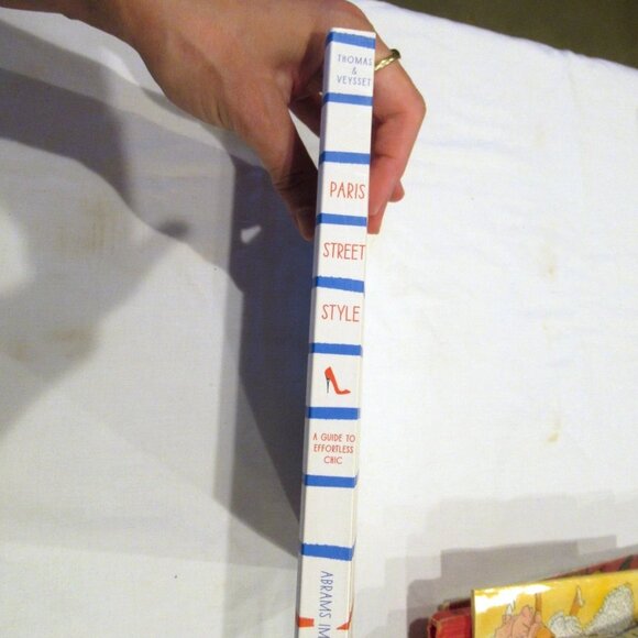 ($16) Paris Street Style: A Guide to Effortless Chic - Picture 5 of 8